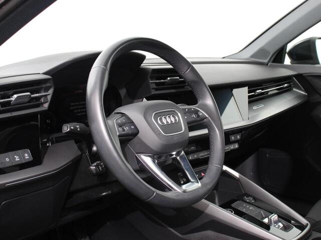 Audi A3 SPORTBACK 40 TFSI e PHEV 204pk Advanced S Tronic Panorama dak Climate control Adaptieve cruise control LED Parkeersensoren Keyless Navigatie Verwarmde voorstoelen Apple Carplay/ Android Auto