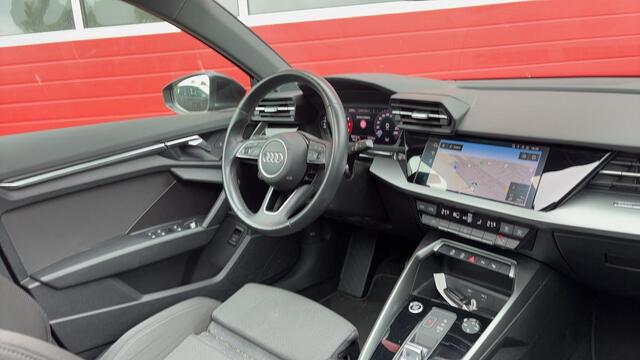 Audi A3 SPORTBACK 30 TFSI Advanced edition AUTOMAAT / PANORAMADAK / KEYLESS / FULL LED / CARPLAY / ACC / DAB+ / ELEK KOFFERKLEP / NL-AUTO