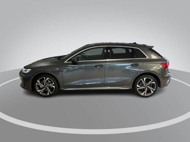 Audi A3 SPORTBACK 40 TFSIe 150kW/204PK S Line · Drive select · Leder/Stof · Camera + Parkeersensoren · Garantie t/m 25-05-2029 of 80000km.