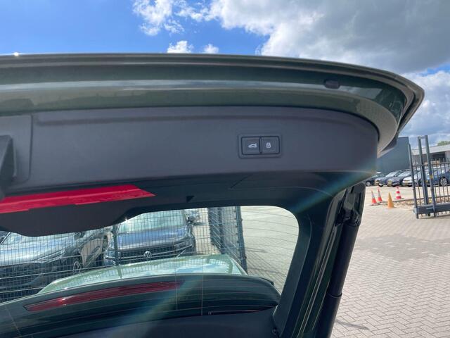 Audi A3 SPORTBACK 35 TFSI Advanced edition NL auto 1e eigenaar, elektrisch verstelbare voorstoelen met geheugen, trekhaak, achteruitrijcamera (rear view), elektrische achterklep, keyless entry, verwarmbare voorstoelen, 3 zone climatronic, adaptieve cruise control (acc), Ap