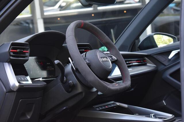 Audi A3 SPORTBACK 2.5 TFSI RS 3 quattro HUD Pano Massage Keyless B&O Lane