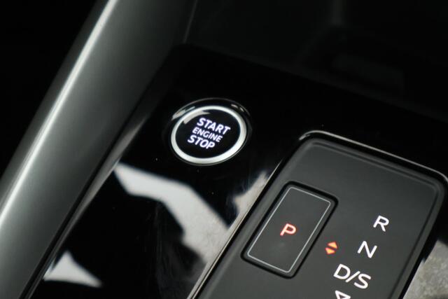 Audi A3 SPORTBACK 45 TFSI e 245pk S edition Competition Trekhaak Camera ACC Stoelverwarming Keyless 2x S-Line