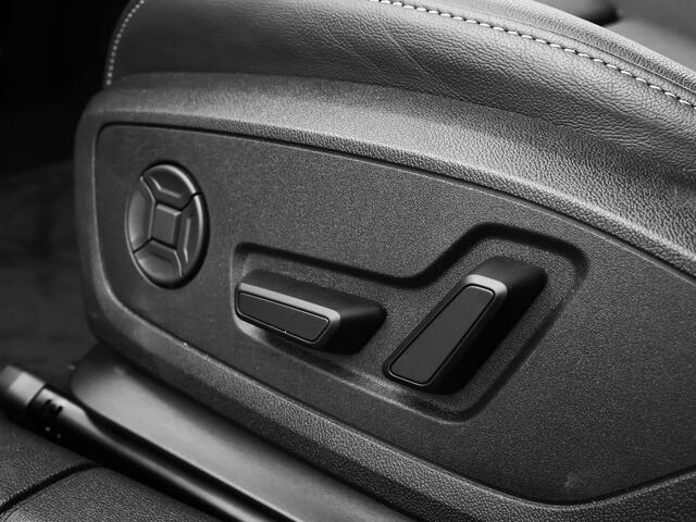 Audi A3 SPORTBACK 45 TFSIe 272pk S-tronic S edition Competition · Camera · Sonos Audio · Elektrische stoelverstelling · Keyless · Stoelverwarming · Afneembare Trekhaak · Fabrieksgarantie tot 03-04-2030 of 100.000km