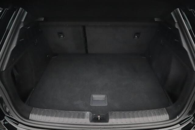 Audi A3 SPORTBACK 30 TFSI Advanced edition Automaat Leder Sportstoelen Stoelverwarming Virtual Navigatie Clima Cruise 17 inch LMV Full LED Lane Assist