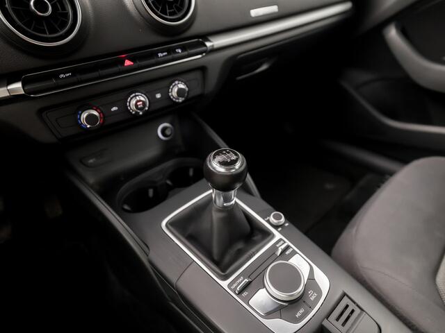 Audi A3 SPORTBACK 1.4 TFSI Sport 150Pk (APPLE CARPLAY, NAVIGATIE, PARKEERSENSOREN, SPORTSTOELEN, CRUISE, NIEUWE APK, NIEUWSTAAT)
