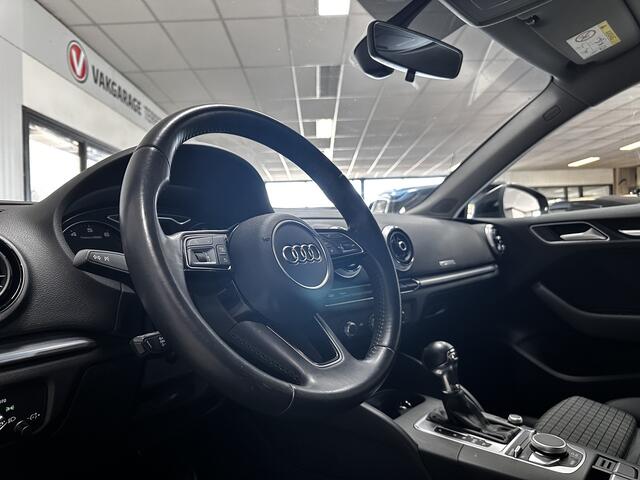 Audi A3 SPORTBACK 1.0 TFSI Sport Lease Edition/ Automaat/ Facelift!/ LED Koplampen/ 17'' LMV/ Sportstoelen/ Navi/ Airco/ Cruise/ Elek. pakket/ Isofix/ Bluetooth/ Multi. Sportstuur/ Dakrails.