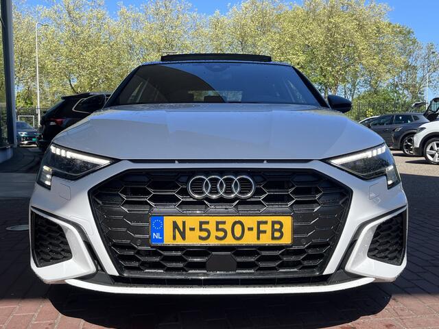 Audi A3 SPORTBACK 45 TFSI 245pk S edition Competition / Panorama dak / Matrix LED / Bang & Olufsen / Lederen bekleding / LMV 18'' / App Connect TRANS