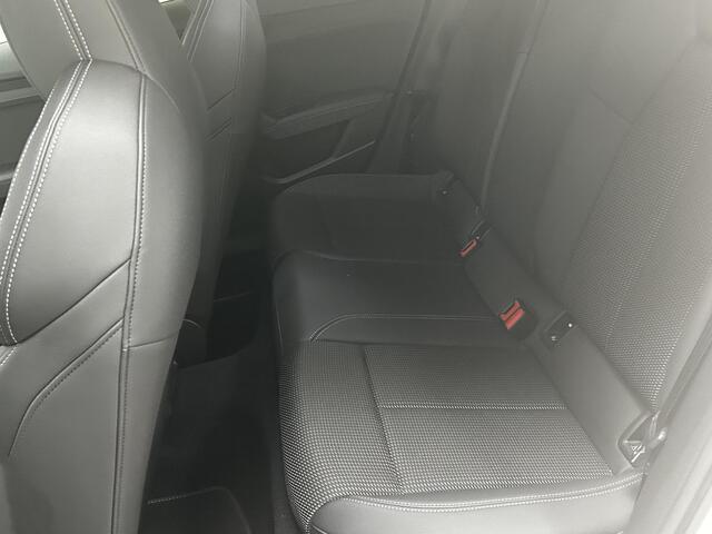 Audi A3 SPORTBACK 40 TFSI e Edition PARKEERSENSOREN VOOR-EN ACHTER | CARPLAY | LICHTMETALEN VELGEN