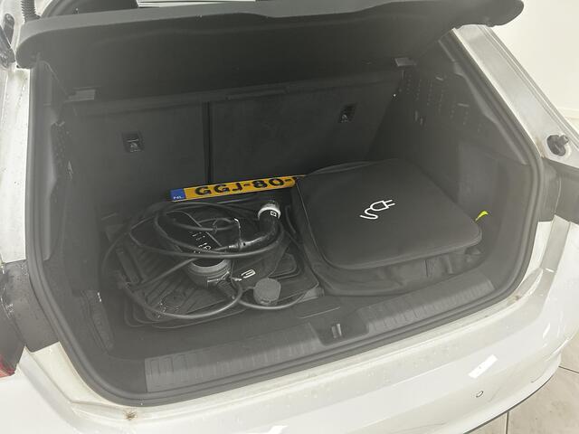 Audi A3 SPORTBACK 40 TFSI e Edition PARKEERSENSOREN VOOR-EN ACHTER | CARPLAY | LICHTMETALEN VELGEN