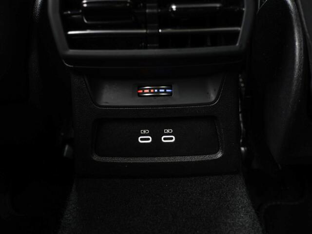 Audi A3 SPORTBACK 40 TFSIe 204pk S-Tronic S Edition · Camera · Parkeerassistent · Zwart Optiek Plus · Stoelverwarming · ACC · Drive Select · Garantie t/m 06-05-2029 of 100.000km