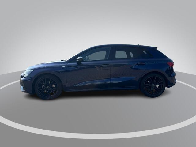 Audi A3 SPORTBACK 35 TFSI 150pk S-tronic S edition · Apple/Android Car Play · Navigatie · Elek. Achterklep · P-Sensoren · Cruise Control · Zwart Optiek · 19'' Inch ·