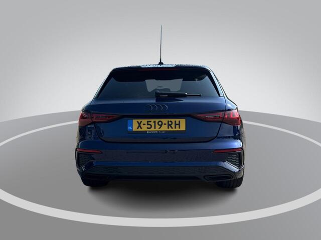 Audi A3 SPORTBACK 35 TFSI 150pk S-tronic S edition · Apple/Android Car Play · Navigatie · Elek. Achterklep · P-Sensoren · Cruise Control · Zwart Optiek · 19'' Inch ·