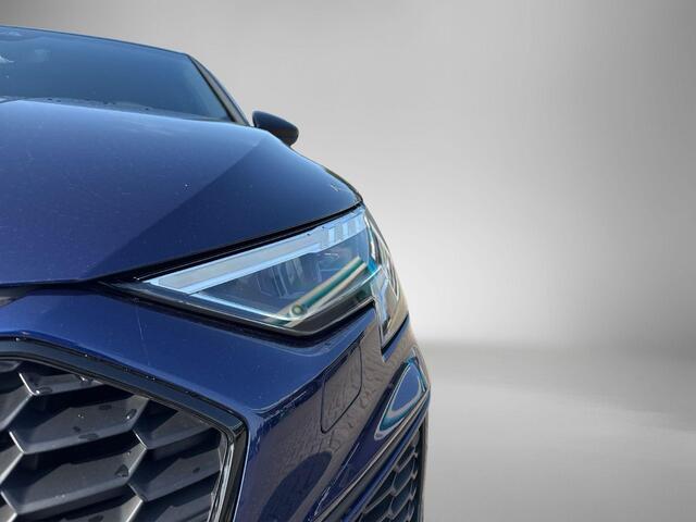 Audi A3 SPORTBACK 35 TFSI 150pk S-tronic S edition · Apple/Android Car Play · Navigatie · Elek. Achterklep · P-Sensoren · Cruise Control · Zwart Optiek · 19'' Inch ·