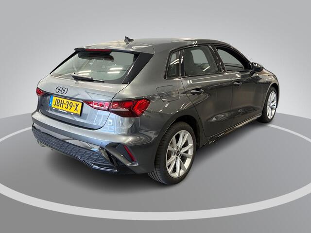Audi A3 SPORTBACK 40 TFSIe 204pk S-Tronic S Edition · Camera · Apple/Android Car Play · Stoelverwarming · Optiekpakket Zwart · Adaptve Cruise Control · Garantie t/m 18-08-2029 of 100.000km