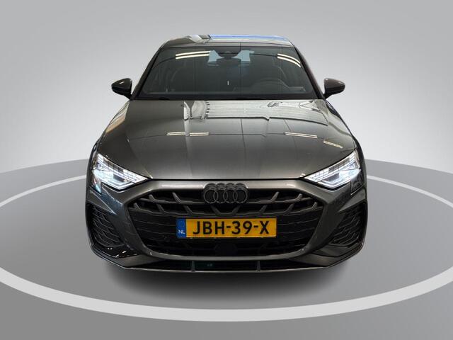 Audi A3 SPORTBACK 40 TFSIe 204pk S-Tronic S Edition · Camera · Apple/Android Car Play · Stoelverwarming · Optiekpakket Zwart · Adaptve Cruise Control · Garantie t/m 18-08-2029 of 100.000km