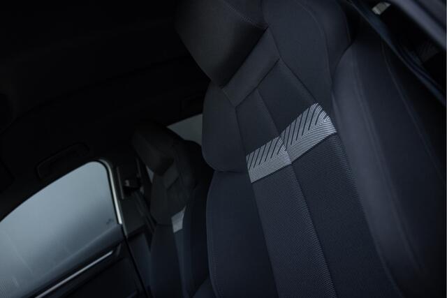 Audi A3 SPORTBACK 35 TFSI S-Line | Carplay | Stoelver. | Parkeersens. |