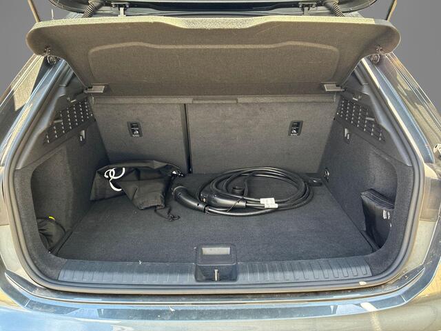 Audi A3 SPORTBACK 40 TFSIe 204pk S Edition · Camera · Apple/Android Car Play · Parkeer Assistent · Stoelverwarming · Sportstoelen · Sfeerverlichting · Garantie t/m 06-10-2029 of 100.000km