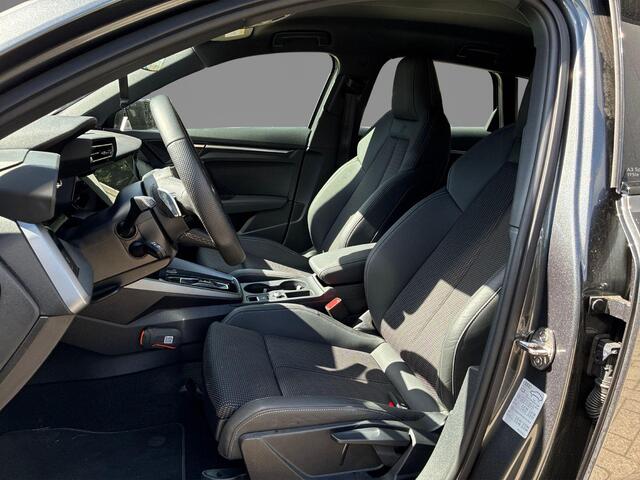 Audi A3 SPORTBACK 40 TFSIe 204pk S Edition · Camera · Apple/Android Car Play · Parkeer Assistent · Stoelverwarming · Sportstoelen · Sfeerverlichting · Garantie t/m 06-10-2029 of 100.000km