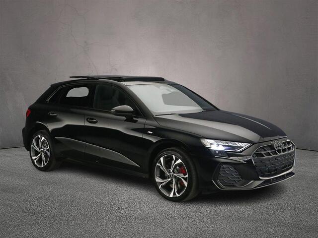 Audi A3 SPORTBACK 45 TFSI e S edition Competition | Panoramadak | Elektrische achterklep | SONOS | Ambient-lichtpakket Pro | Adaptive Cruise Control |