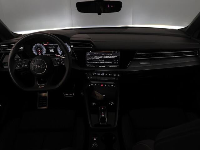 Audi A3 SPORTBACK 40 TFSI e S edition 204 pk S-tronic | Verlengde garantie | Parkeersensoren (Park assist) | Achteruitrijcamera | Adaptieve cruise control | Autom. airco (3 zones) | S-Line |