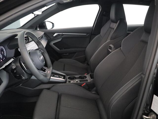 Audi A3 SPORTBACK 40 TFSI e S edition 204 pk S-tronic | Verlengde garantie | Parkeersensoren (Park assist) | Achteruitrijcamera | Adaptieve cruise control | Autom. airco (3 zones) | S-Line |