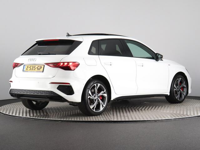 Audi A3 SPORTBACK 45 TFSI e S edition Competition (Black optiek / Pano / Carplay / Navi / Keyless / Sfeerverlichting)