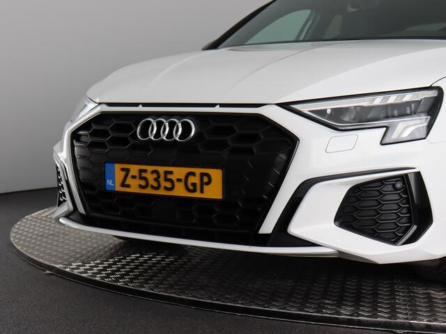 Audi A3 SPORTBACK 45 TFSI e S edition Competition (Black optiek / Pano / Carplay / Navi / Keyless / Sfeerverlichting)