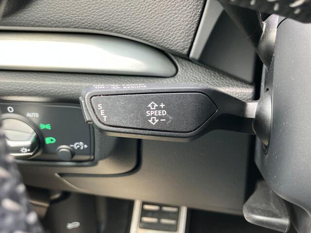 Audi A3 SPORTBACK 35 TFSI/150PK CoD S Line · Apple/Android Car Play · Drive select · Navigatie · Stoelverwarming