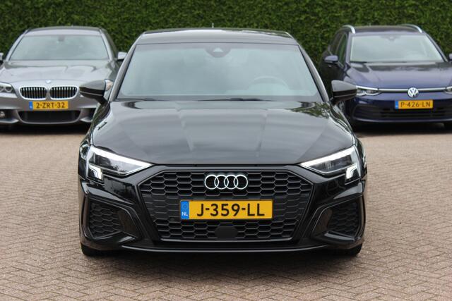 Audi A3 SPORTBACK 35 TFSI S edition / RS Seats / CarPlay / Navigatie / 19'' / Parkeerhulp achter / Stoelverwarming / DAB / ACC