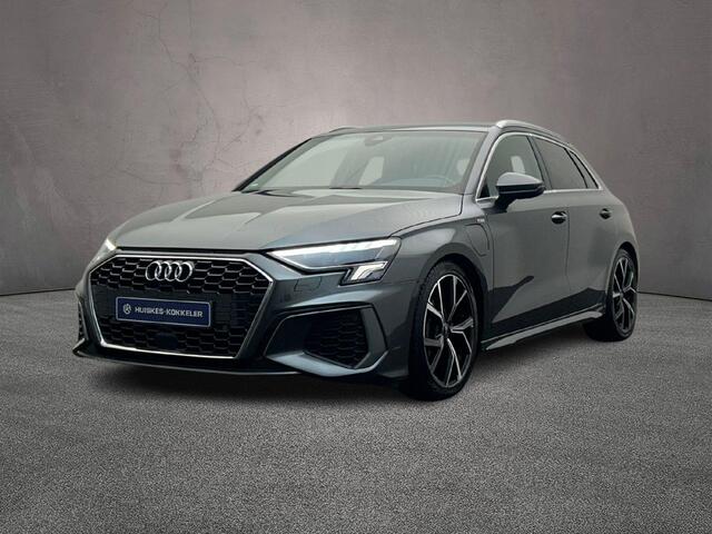 Audi A3 SPORTBACK 40 TFSI e 204PK S-edition | 18-Inch | Stoelverwarming | Adaptieve-Cruise | Sport-Stoelen | Privacy-Glas |