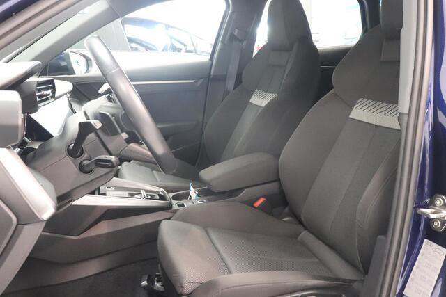 Audi A3 SPORTBACK 45 TFSI e S edition Competition | Parkeersensoren | Adaptieve cruise | 18"Lichtmetaal | Climate control | AppleCarplay AndroidAuto |