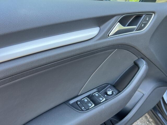 Audi A3 SPORTBACK 35 TFSI S edition | Trekhaak | Cruise | Daytonagrijs | LED | Navi |