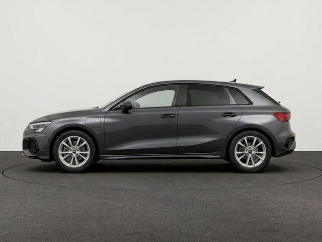 Audi A3 SPORTBACK S edition 40 TFSI e 204 pk | Assis.pak Driving+Parking plus | Warmtewerend glas donker tint | Adaptive Cruise Control | Ambient sfeerverlichting |