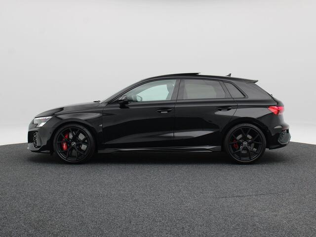 Audi A3 SPORTBACK 2.5 TFSi RS 3 quattro 400 Pk Automaat | Stoelverwarming | Adaptive cruise | Panorama dak | Camera | Bang & Olufsen | Matrix LED | 19 Inch | 65.768 Km !!