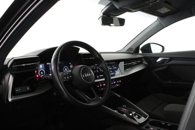 Audi A3 SPORTBACK 40 TFSI e Edition > Plug-in hybride/Manhattangrijs/All season banden/12 maanden garantie