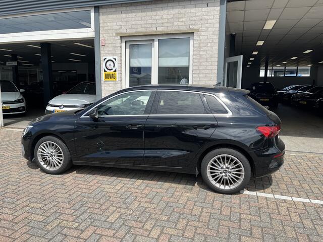Audi A3 SPORTBACK 30 TFSI Business edition / AUTOMAAT/ CRUISE/ SMARTPHONE INTERFACE/ FULL-LED/ PARK. SENSOREN/ VIRTUAL COCKPIT/ GETINT GLAS/ KEYLESS/ NAVI/ DAB/ CLIMA/ 17" LMV
