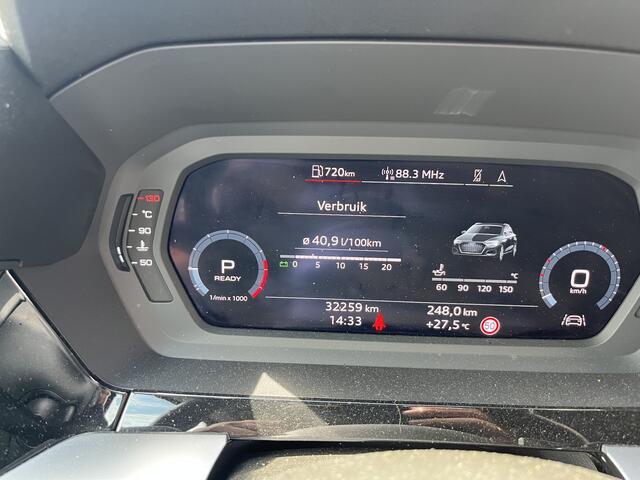 Audi A3 SPORTBACK 30 TFSI Business edition / AUTOMAAT/ CRUISE/ SMARTPHONE INTERFACE/ FULL-LED/ PARK. SENSOREN/ VIRTUAL COCKPIT/ GETINT GLAS/ KEYLESS/ NAVI/ DAB/ CLIMA/ 17" LMV