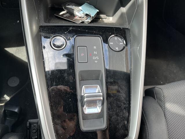 Audi A3 SPORTBACK 30 TFSI Business edition / AUTOMAAT/ CRUISE/ SMARTPHONE INTERFACE/ FULL-LED/ PARK. SENSOREN/ VIRTUAL COCKPIT/ GETINT GLAS/ KEYLESS/ NAVI/ DAB/ CLIMA/ 17" LMV