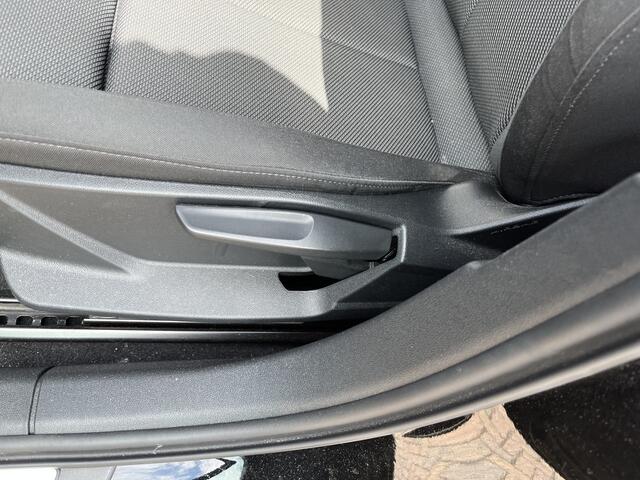 Audi A3 SPORTBACK 30 TFSI Business edition / AUTOMAAT/ CRUISE/ SMARTPHONE INTERFACE/ FULL-LED/ PARK. SENSOREN/ VIRTUAL COCKPIT/ GETINT GLAS/ KEYLESS/ NAVI/ DAB/ CLIMA/ 17" LMV
