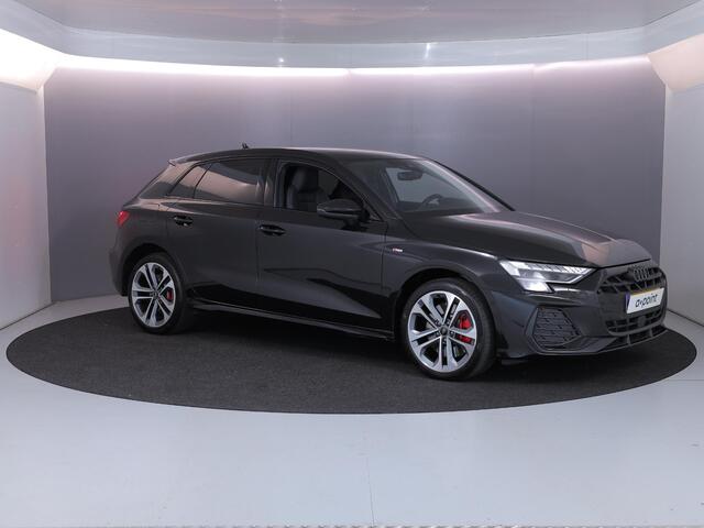 Audi A3 SPORTBACK 45 TFSI e S edition Competition 272 pk S-tronic | Private lease vanaf ¤600,- | SOH 100%| Parkeersensoren (Park assist) | Achteruitrijcamera | Stoelverwarming | S-Line |