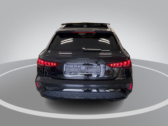 Audi A3 SPORTBACK 45 TFSIe 272pk S-tronic S edition Competition · Panoramadak · Sonos Audio · Camera · Head-Up · Apple/Android Car Play · 18'' Inch · Garantie t/m 28-09-2030 of 100.000km