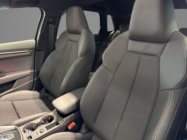 Audi A3 SPORTBACK 45 TFSIe 272pk S-tronic S edition Competition · Panoramadak · Sonos Audio · Camera · Head-Up · Apple/Android Car Play · 18'' Inch · Garantie t/m 28-09-2030 of 100.000km