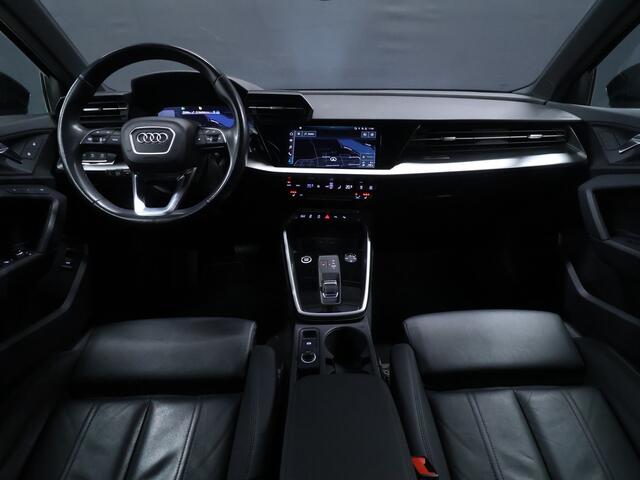 Audi A3 SPORTBACK 35 TFSI Sport Black Edition [ADAPTIVE CRUISE, BANG & OLUFSEN, HEAD-UP, APPLE CARPLAY, TREKHAAK AFNEEMBAAR, ANDROID, MEMORY SEATS, STOELVERWARMING, VOL LEDER, PDC V+A, CLIMATE, NIEUWSTAAT]
