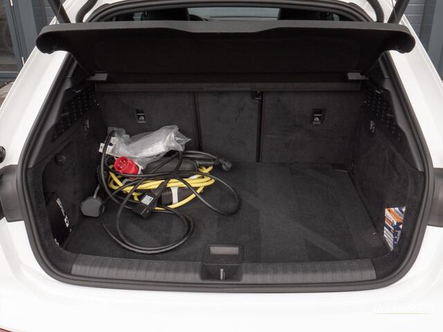 Audi A3 SPORTBACK 40 TFSI e S-Line Pano B&O RS-Stoelen Sfeer BTW Camera S3