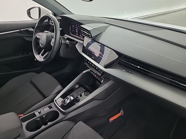 Audi A3 SPORTBACK 30 TFSI Advanced edition 1e-Eig. & Dealer-Onderh. BOVAG-Garantie. NL-Auto.