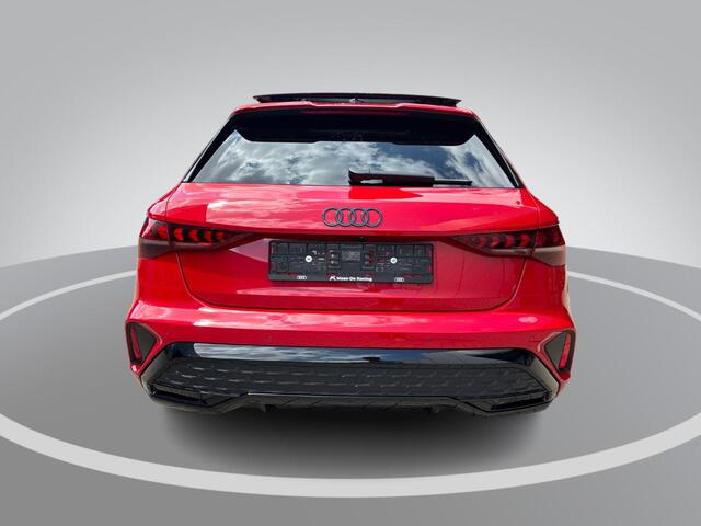 Audi A3 SPORTBACK 45 TFSIe 272pk S-tronic S edition Competition · Panoramadak · Camera · Elek. Bestuurdersstoel · Apple/Android Car Play · Leder/ Alcantara · Zwart Optiek · 18'' Inch · Garantie t/m 10-12-2030 of 100.000km