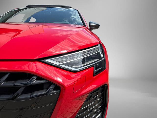 Audi A3 SPORTBACK 45 TFSIe 272pk S-tronic S edition Competition · Panoramadak · Camera · Elek. Bestuurdersstoel · Apple/Android Car Play · Leder/ Alcantara · Zwart Optiek · 18'' Inch · Garantie t/m 10-12-2030 of 100.000km
