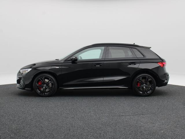Audi A3 SPORTBACK 45 TFSi 272 Pk e S-line Competition | Trekhaak | Stoelverwarming | Adaptive Cruise | Half Leer | Camera | Carplay | 18 Inch | 28.071 Km !!