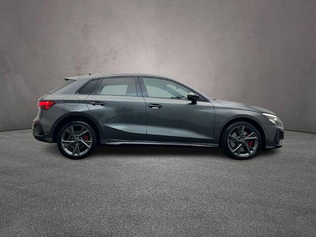 Audi A3 SPORTBACK 45 TFSI e 245PK S edition Competition | Trekhaak | Adaptive-Cruise | Stoelverwarming | Achterruitrij-Camera | 18-Inch | Parkeer-assistent |
