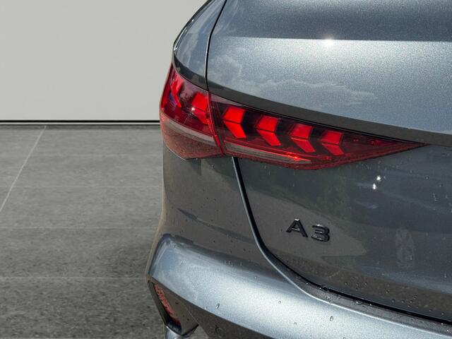 Audi A3 SPORTBACK 35 150pk TFSI S edition Achteruitrijcamera | Parkeersensoren voor en achter | Adaptive Cruise Control